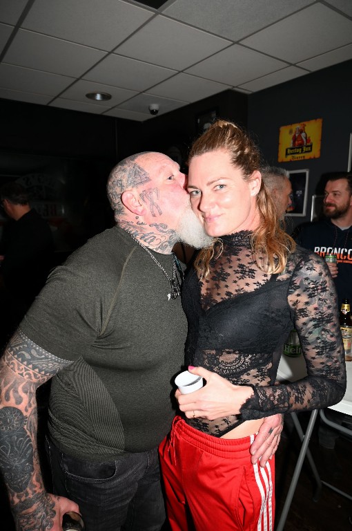 ../Images/10 jaar Ro's Barbershop 300.jpg